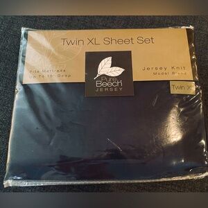 Twin XL Pure Beech Sheet Set Black NWT